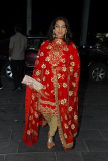 Juhi Chawla feet photo thumbnail