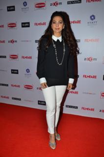 Juhi Chawla feet photo thumbnail