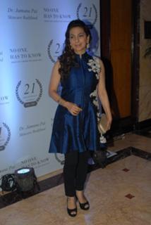 Juhi Chawla feet photo thumbnail