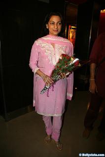 Juhi Chawla feet photo thumbnail