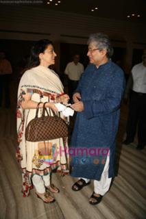 Juhi Chawla feet photo thumbnail
