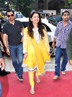 Juhi Chawla feet photo thumbnail