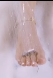 Juhi Chawla feet photo thumbnail