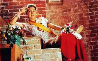 Juhi Chawla feet photo thumbnail
