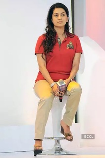 Juhi Chawla feet photo thumbnail