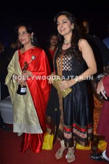 Juhi Chawla feet photo thumbnail