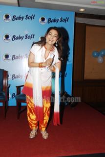 Juhi Chawla feet photo thumbnail