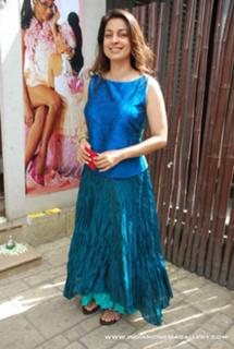 Juhi Chawla feet photo thumbnail