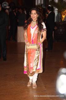 Juhi Chawla feet photo thumbnail