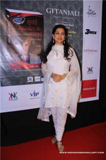 Juhi Chawla feet photo thumbnail