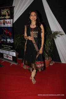 Juhi Chawla feet photo thumbnail