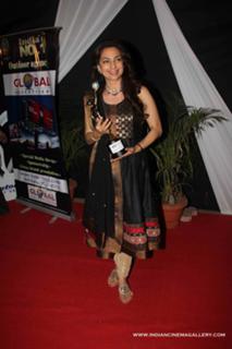 Juhi Chawla feet photo thumbnail