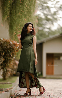 Juhi Rustagi feet photo 3