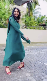 Juhi Rustagi feet photo 3