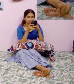 Juhi Rustagi feet photo 9