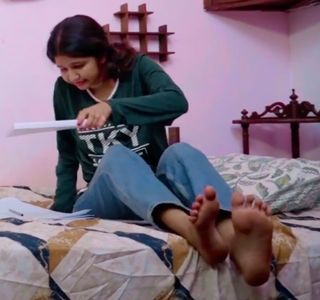 Juhi Rustagi feet photo 8