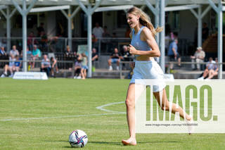 Jule Brand feet photo 1