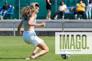 Jule Brand feet photo 3