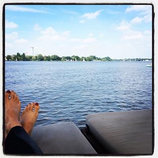 Jule Gölsdorf feet photo thumbnail