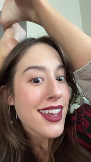 Jules Ari feet photo thumbnail