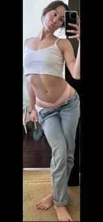 Jules Ari feet photo thumbnail