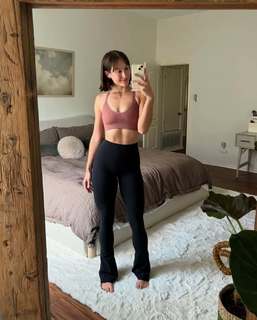 Jules Ari feet photo thumbnail