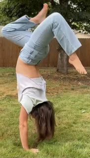 Jules Ari feet photo thumbnail