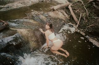 Jules Ari feet photo thumbnail