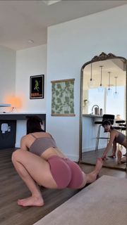 Jules Ari feet photo 9