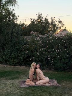 Jules Ari feet photo 6