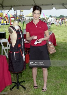 Jules Asner feet photo 3
