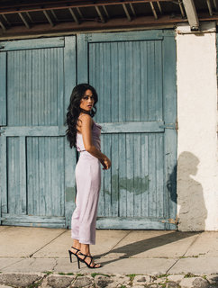 Jules Aurora feet photo thumbnail