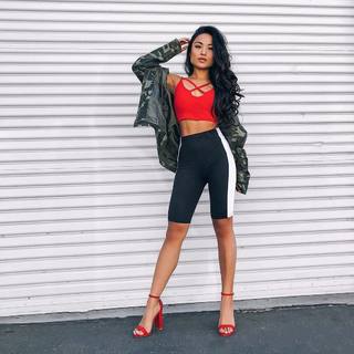 Jules Aurora feet photo thumbnail