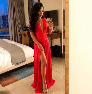 Jules Aurora feet photo thumbnail