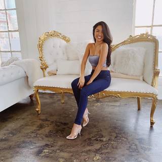 Jules Aurora feet photo thumbnail