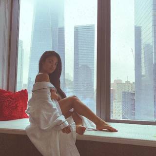 Jules Aurora feet photo thumbnail