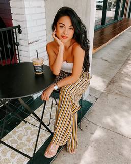 Jules Aurora feet photo thumbnail