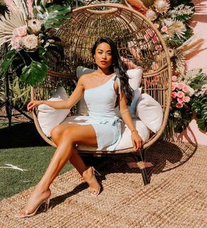 Jules Aurora feet photo thumbnail