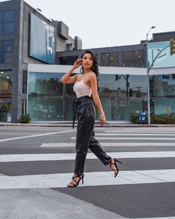 Jules Aurora feet photo thumbnail