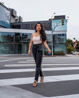 Jules Aurora feet photo thumbnail