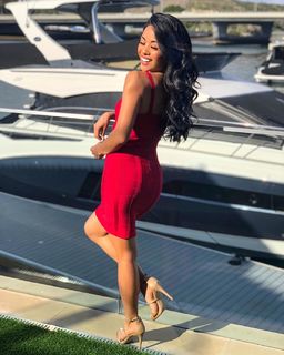 Jules Aurora feet photo thumbnail