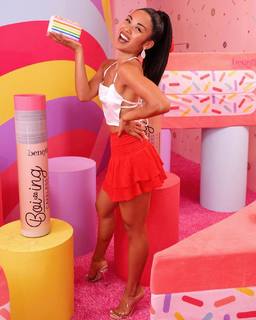 Jules Aurora feet photo thumbnail