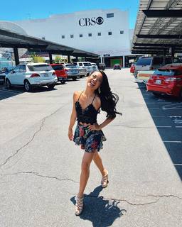 Jules Aurora feet photo thumbnail