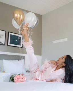 Jules Aurora feet photo thumbnail