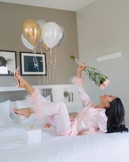 Jules Aurora feet photo thumbnail