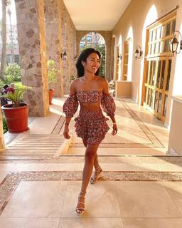 Jules Aurora feet photo thumbnail