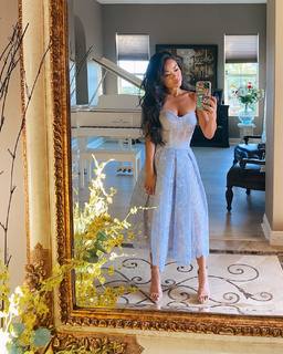 Jules Aurora feet photo thumbnail