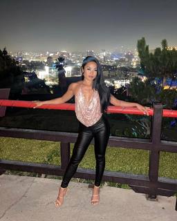 Jules Aurora feet photo thumbnail