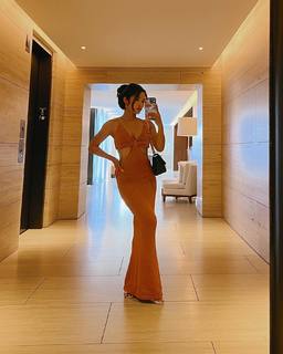 Jules Aurora feet photo thumbnail