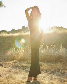 Jules Aurora feet photo thumbnail